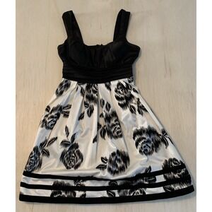 CITY TRIANGLES Dress Black White Floral Flare Cocktail Party Y2K Junior Size 1